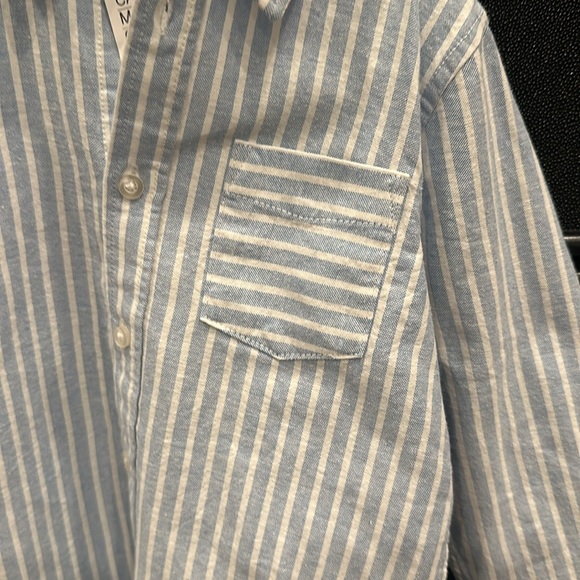 H&M BOYS BUTTON DOWN SHIRT. LINEN TYPE. LIGHT AND SOFT - Picture 4 of 6